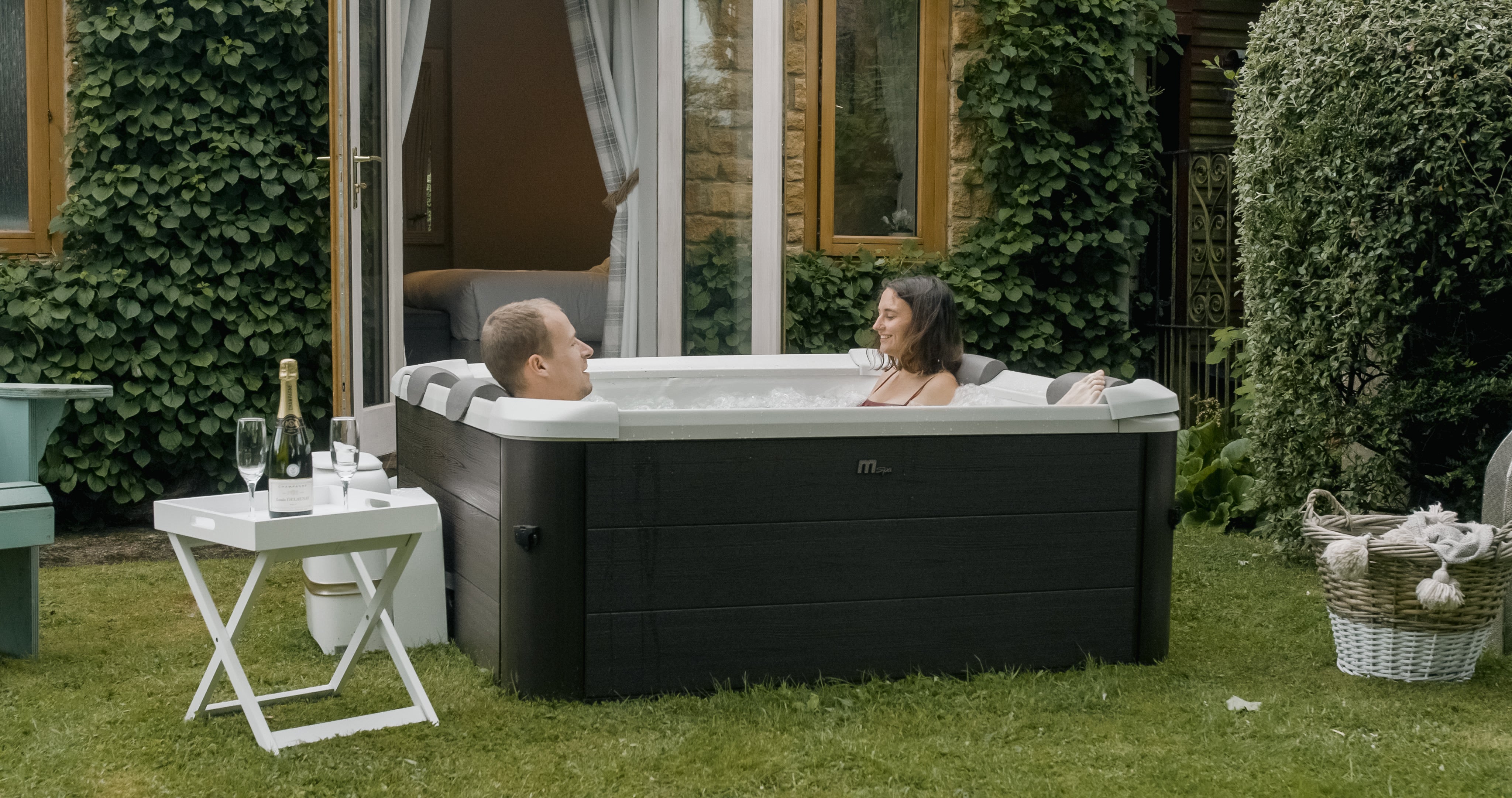 MSpa Frame TRIBECA 6-Person Bubble Spa